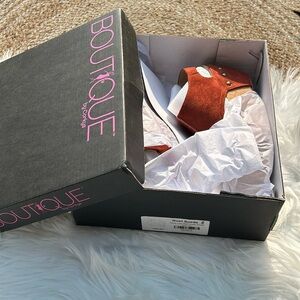 BOUTIQUE BY CORKYS RUST SUEDE SANDAL NWT